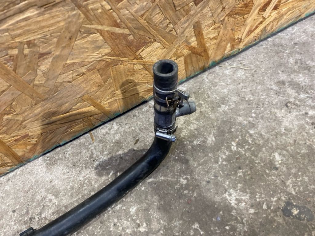 Патрубок радіатора пічки LEXUS GX470 02-09 - Фото 3