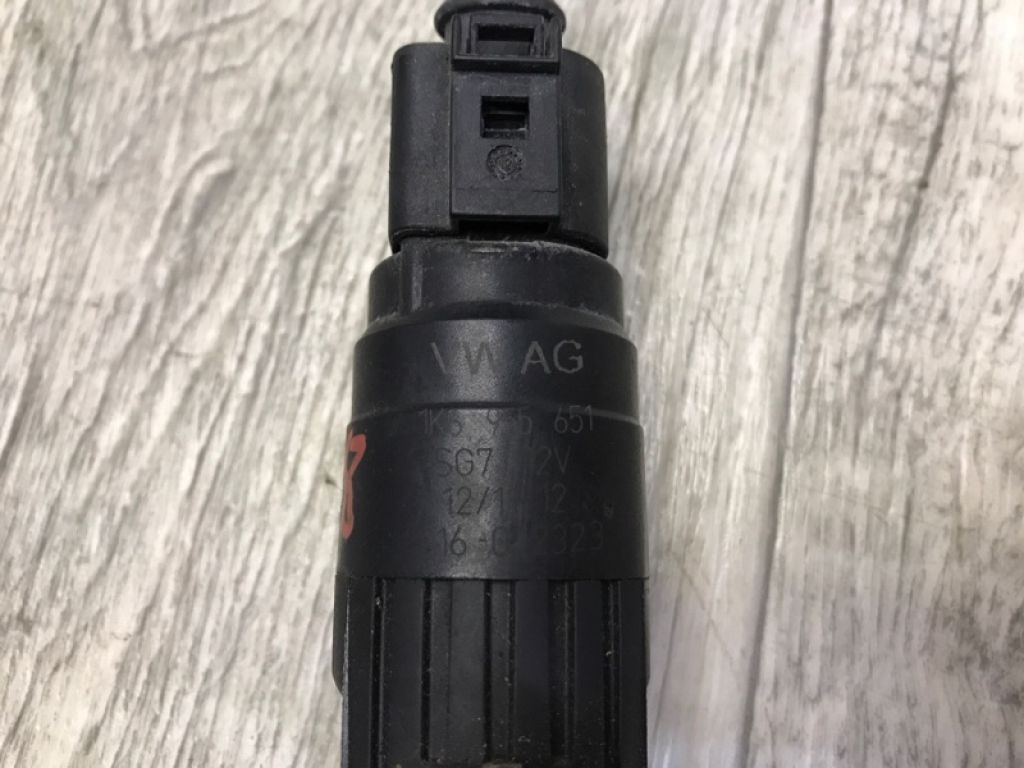 1K6 955 651 | Насос омивача скла VOLKSWAGEN TIGUAN 08-17 - Фото 6