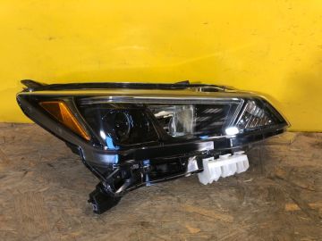 Фара прав. NISSAN LEAF 18-