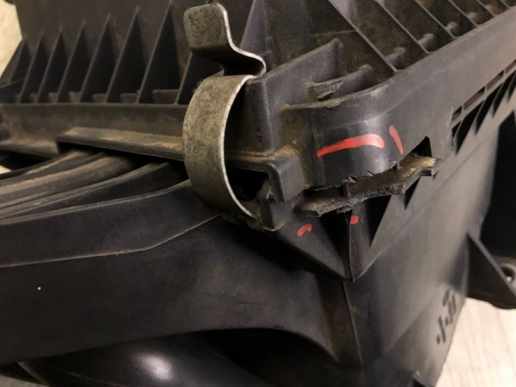 68060812AA | Корпус повітряного фільтра DODGE JOURNEY 08-20 - Фото 8