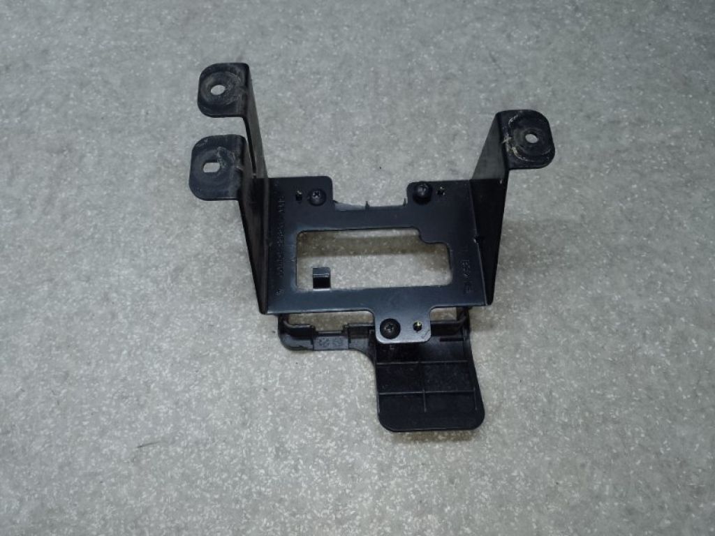 95812-D3000 | Кронштейн датчика слепых зон лев. HYUNDAI TUCSON TL 15-20