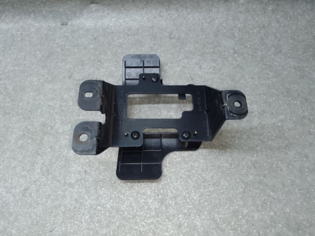 95822-D3000 | Кронштейн датчика слепых зон прав. HYUNDAI TUCSON TL 15-20