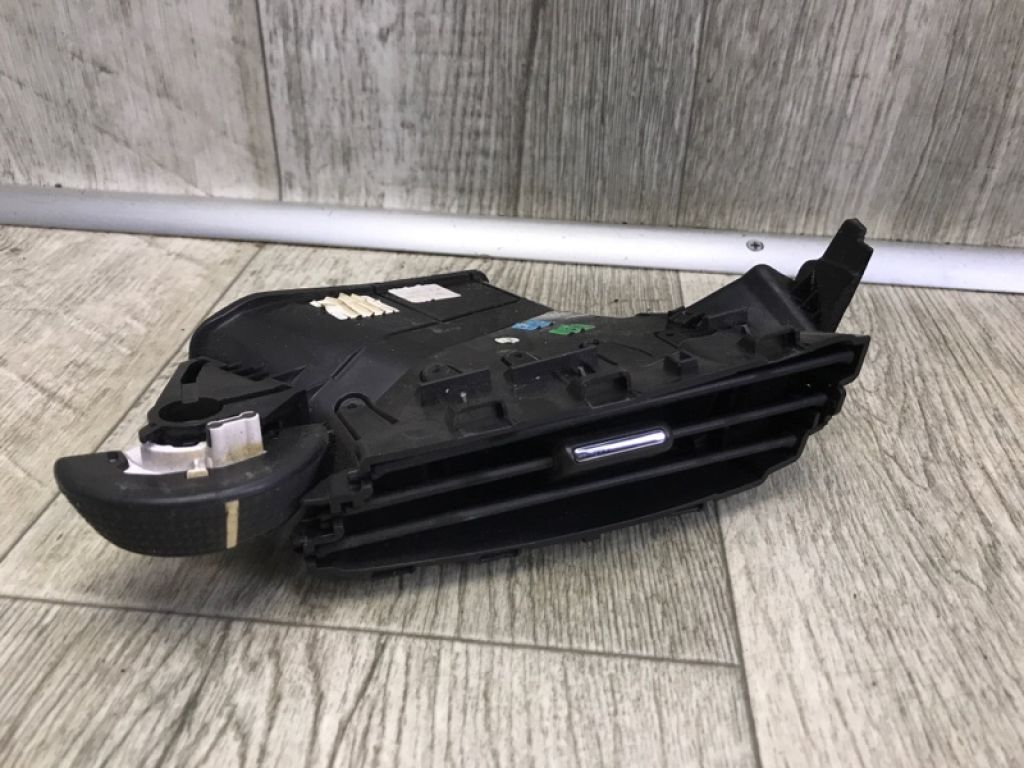 CV6Z-19893-CC | Дефлектор воздушный лев. FORD FOCUS 10-18 - Фото 2