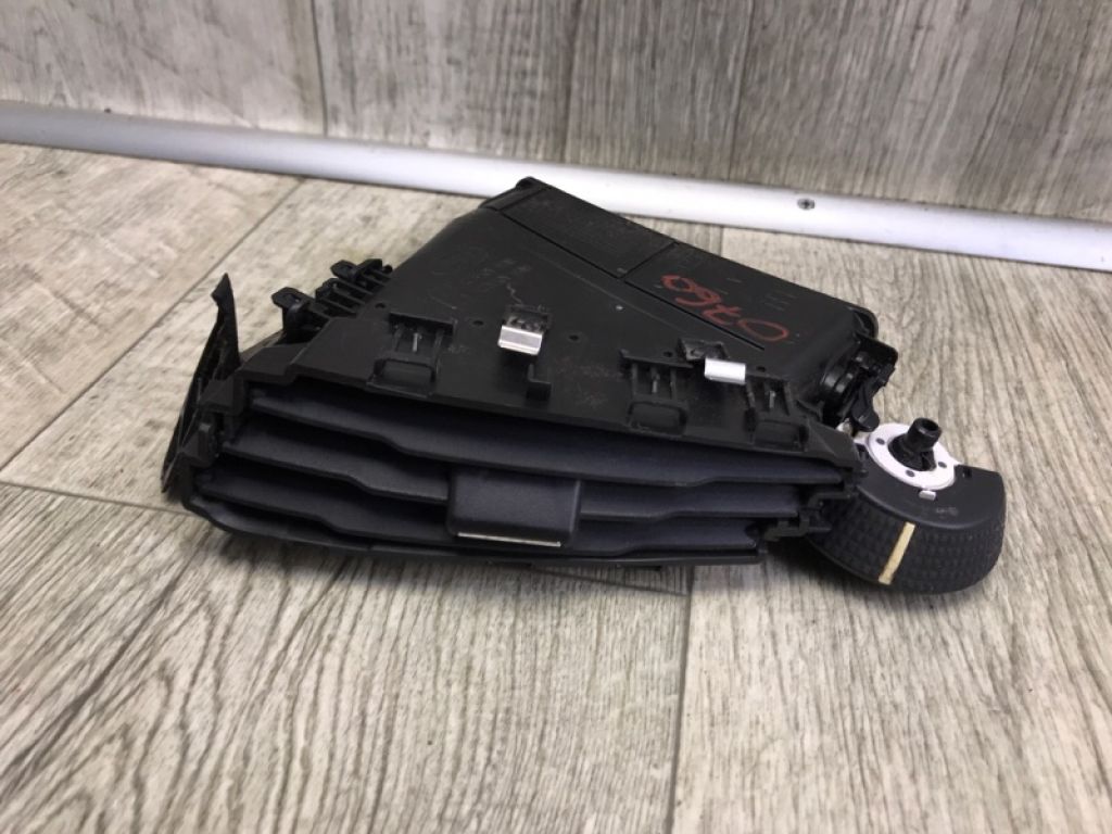 CV6Z-19893-CC | Дефлектор воздушный лев. FORD FOCUS 10-18 - Фото 3