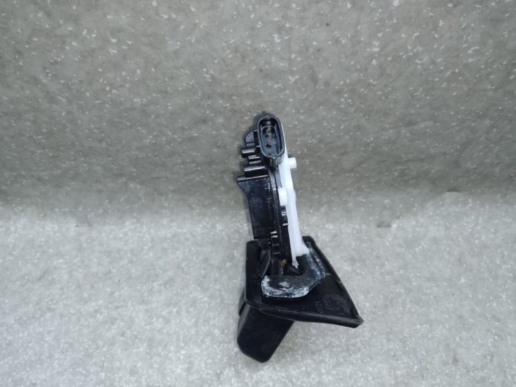 69350-47050 | Замок кришки багажника TOYOTA PRIUS 16- - Фото 3