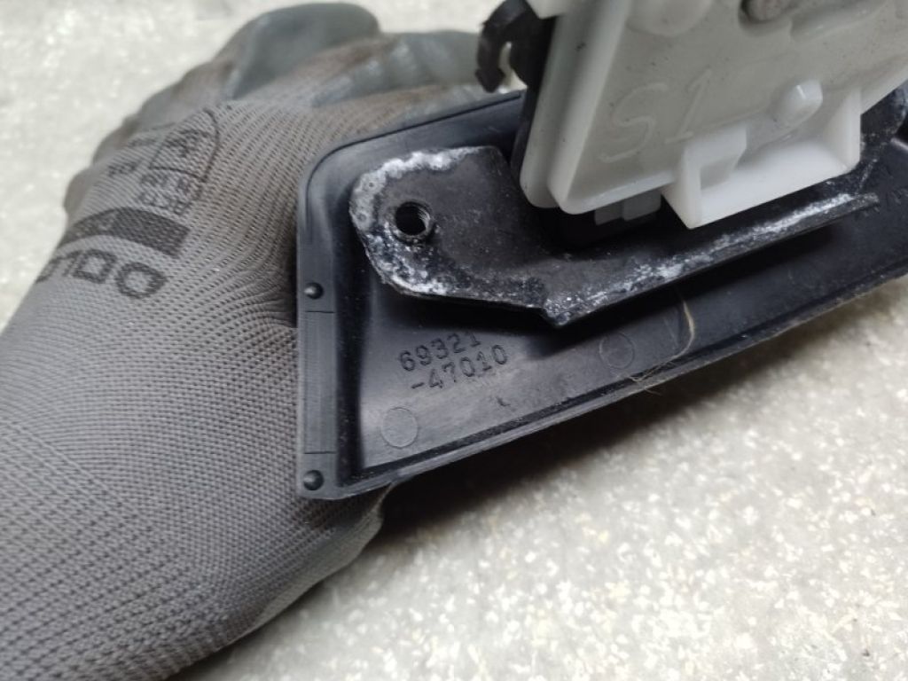 69350-47050 | Замок кришки багажника TOYOTA PRIUS 16- - Фото 4