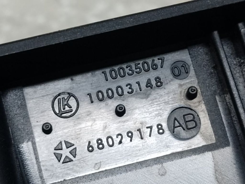 68029178AA | Кнопка стеклоподъемника передн. прав. DODGE JOURNEY 08-20 - Фото 4