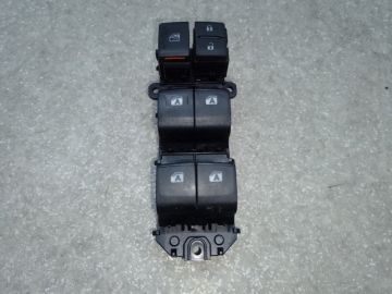 Блок керування склопідіймачами передн. лів. TOYOTA CAMRY 70 17-