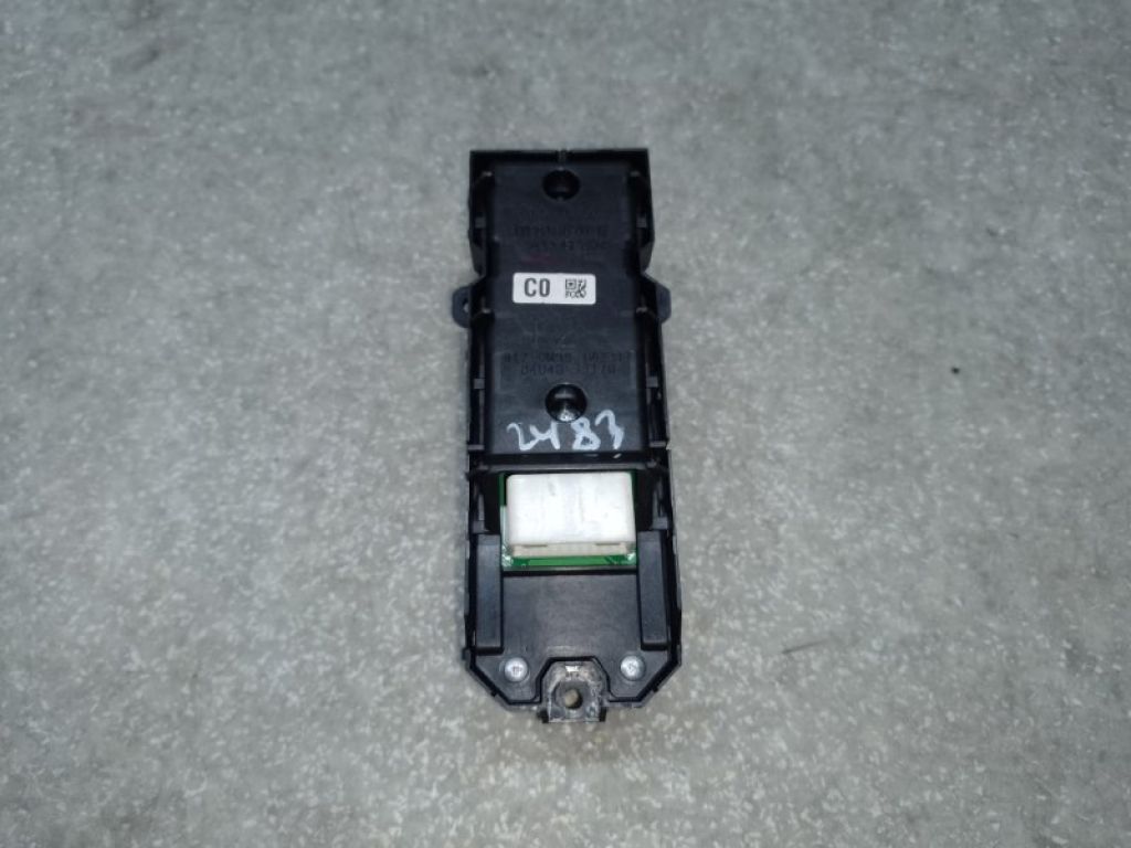 84040-06070 | Блок керування склопідіймачами передн. лів. TOYOTA CAMRY 70 17- - Фото 2