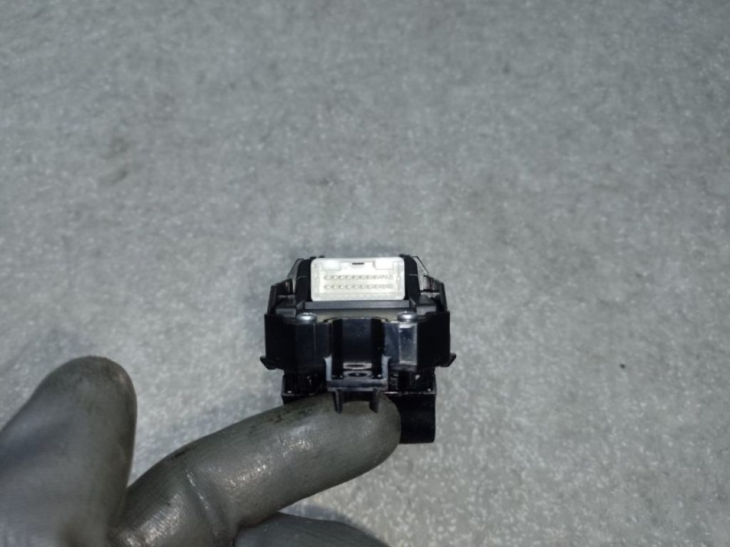 84040-06070 | Блок керування склопідіймачами передн. лів. TOYOTA CAMRY 70 17- - Фото 3