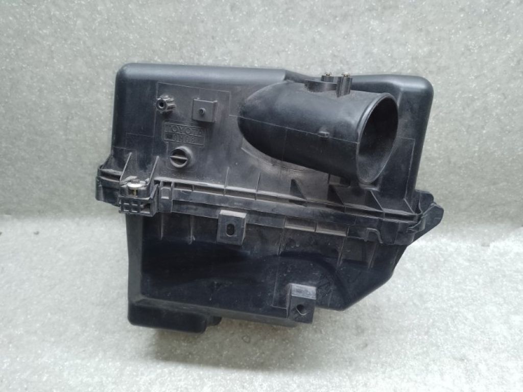 17701-0H010 | Корпус повітряного фільтра TOYOTA CAMRY 30 02-06