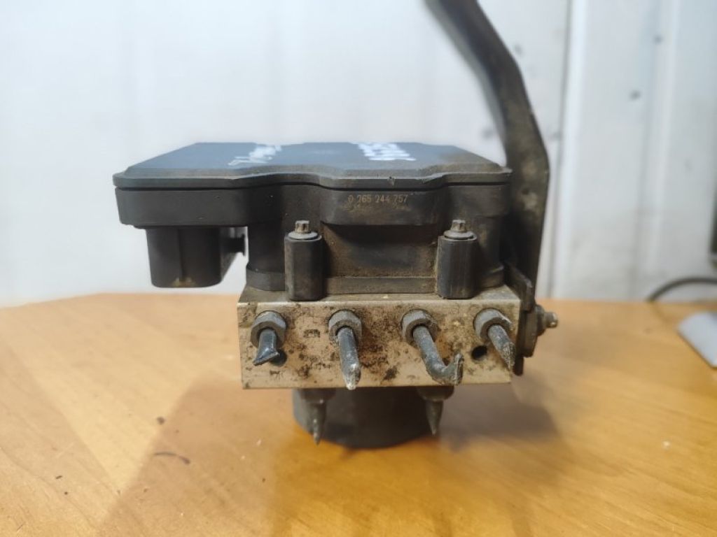 27596FJ240 | Блок антиблокувальної системи SUBARU CROSSTREK 12-17 - Фото 2