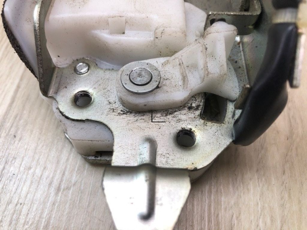 69390-04020 | Замок двері задн. лів. TOYOTA TACOMA 05-15 - Фото 8