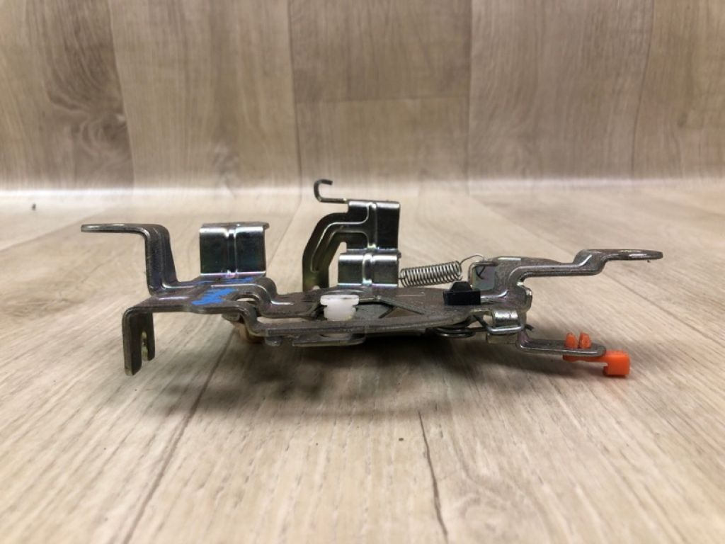 69640-04010 | Замок двері задн. лів. TOYOTA TACOMA 05-15 - Фото 3