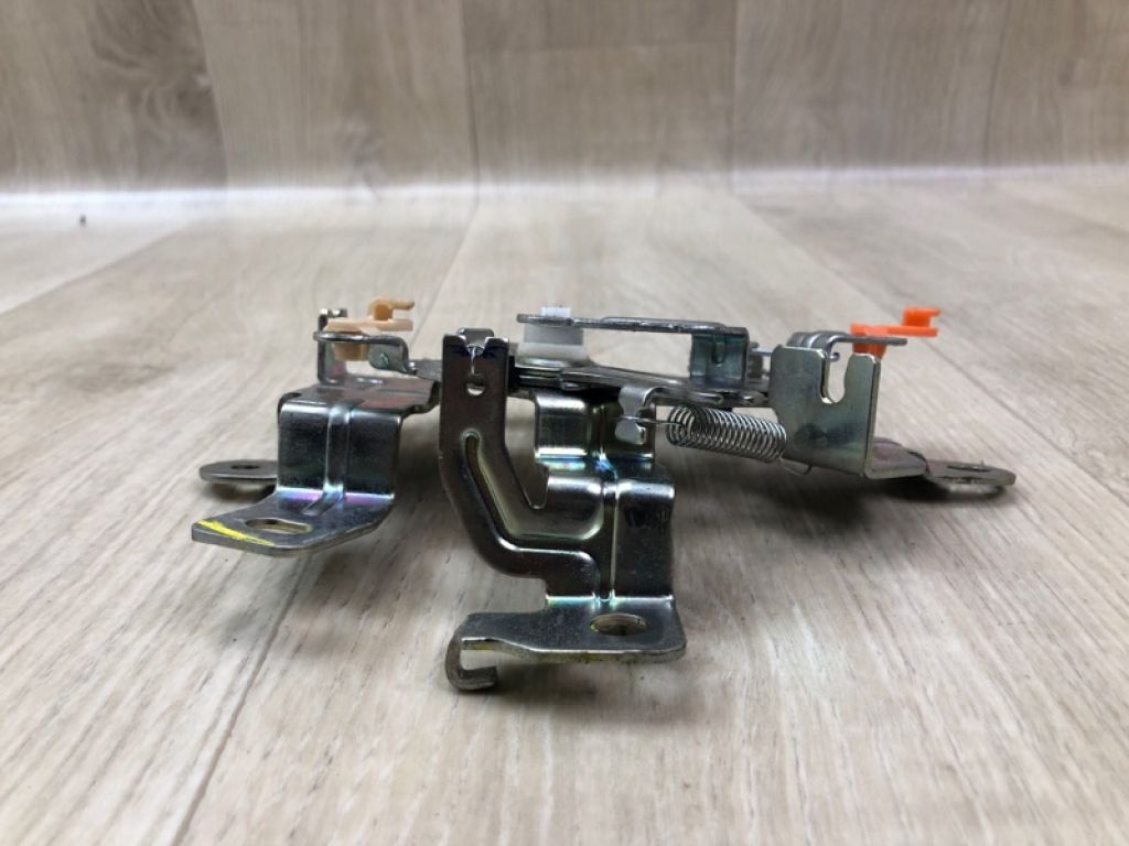 69640-04010 | Замок двері задн. лів. TOYOTA TACOMA 05-15 - Фото 4