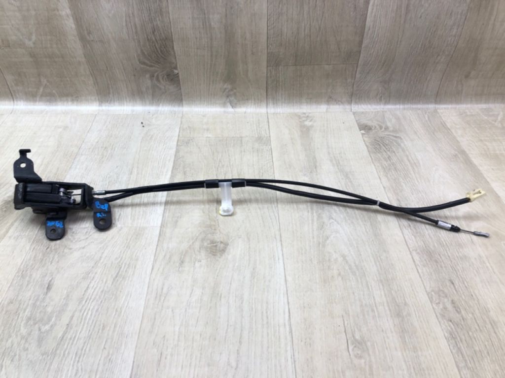 69360-04010 | Замок двері задн. лів. TOYOTA TACOMA 05-15