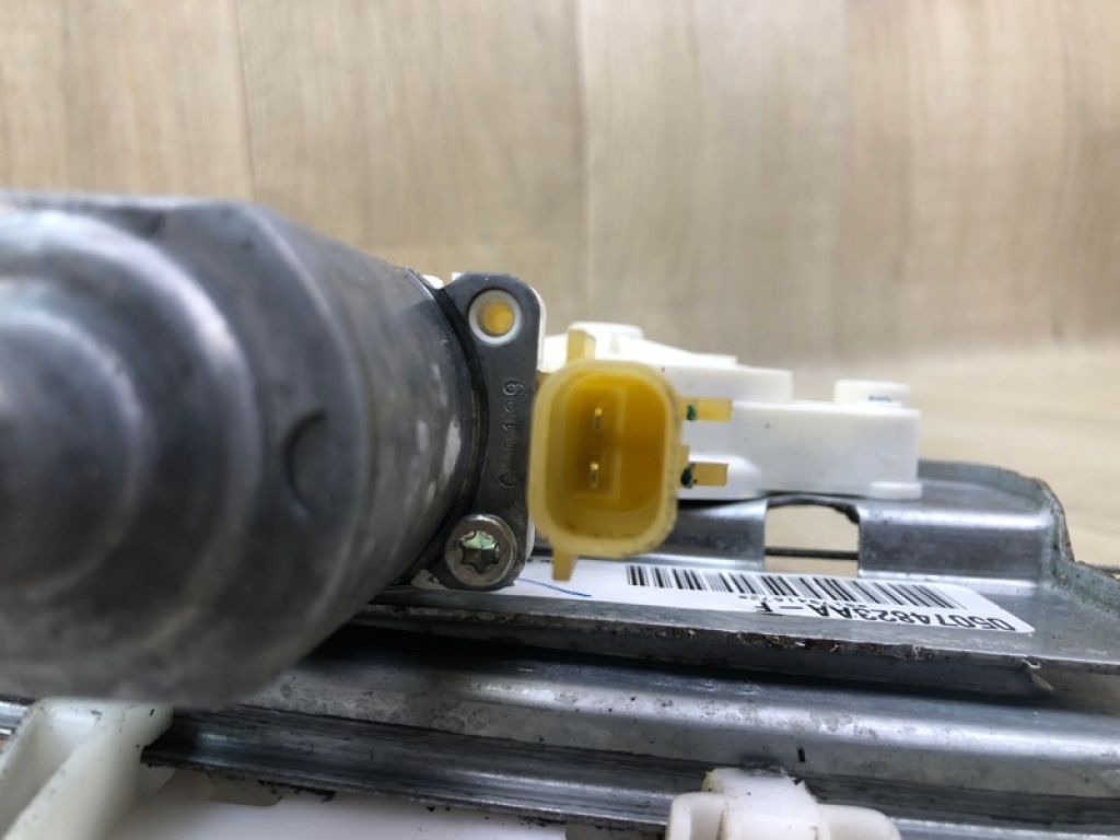 68002889AA | Склопідйомник задн. лів. JEEP COMPASS 06-16 - Фото 8