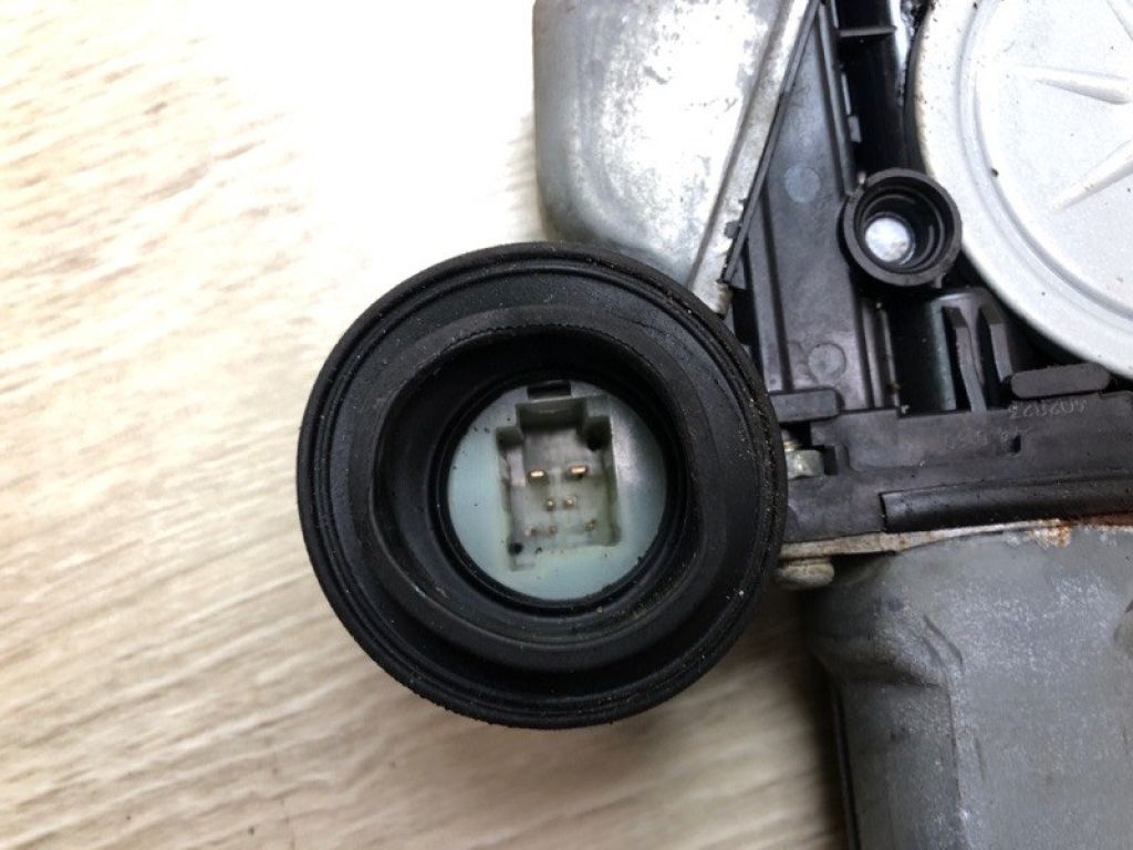 69802-0T010 | Склопідйомник задн. лів. TOYOTA VENZA 09-16 - Фото 4