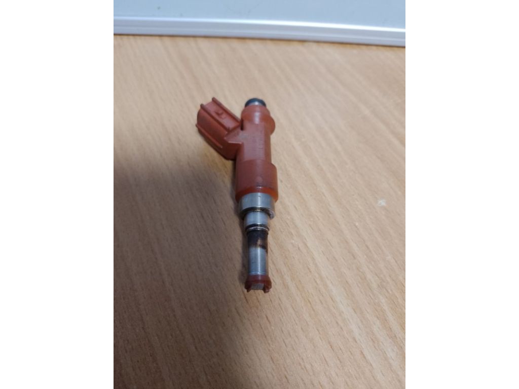 23209-0P040 | Форсунка топливная LEXUS RX300/330/350/400 03-09