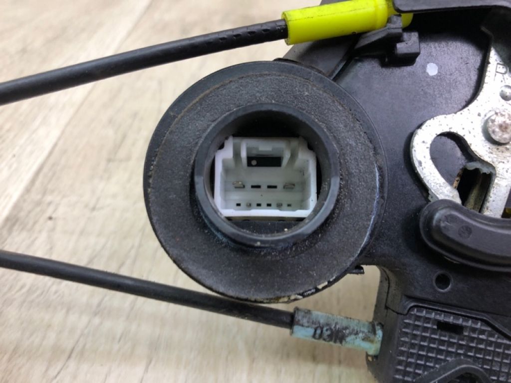 69050-33071 | Замок двери задн. прав. TOYOTA CAMRY 30 02-06 - Фото 6