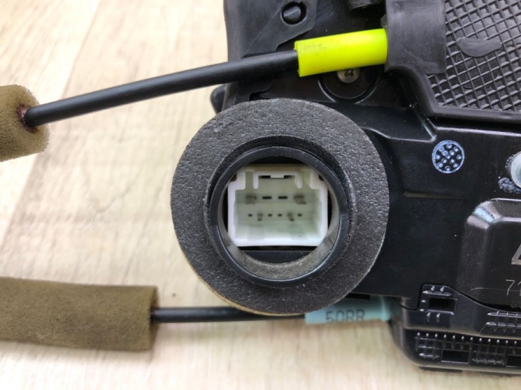 69050-33120 | Замок двери задн. прав. TOYOTA CAMRY 40 06-11 - Фото 6