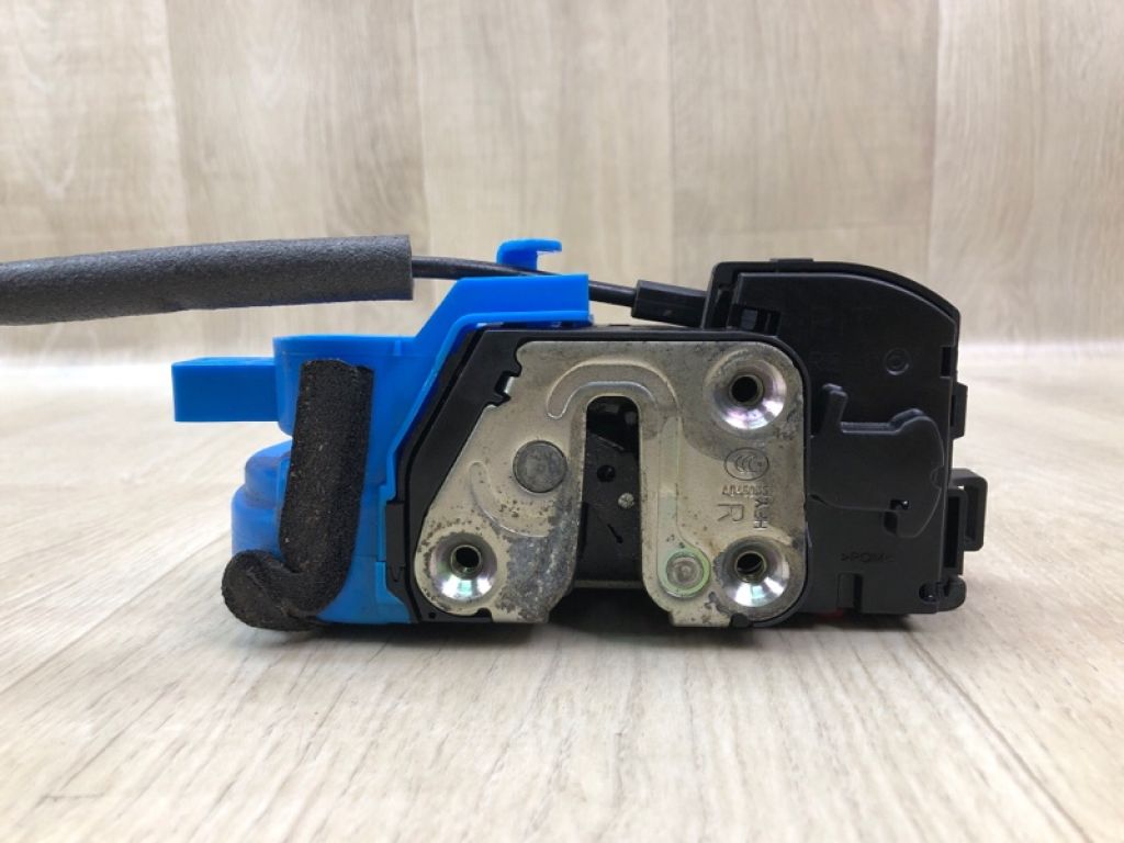 81420-2V000 | Замок двері задн. прав. HYUNDAI VELOSTER 11-18 - Фото 3