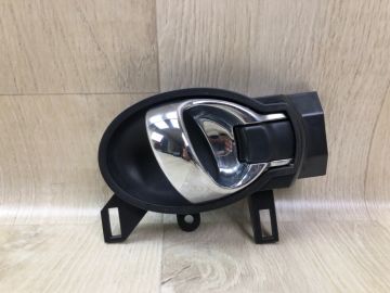 Ручка дверей внутрішня задн. прав. NISSAN VERSA B17 11-19