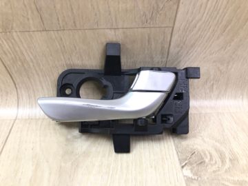 Ручка дверей внутрішня задн. прав. KIA RIO FB 17-