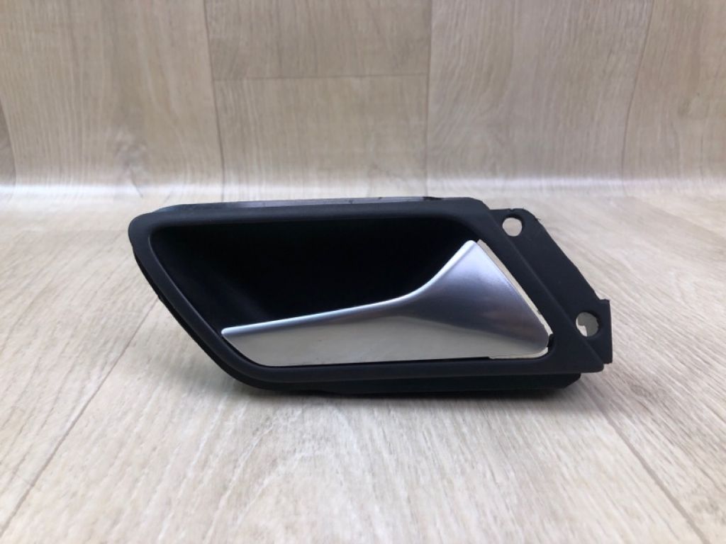 5C6 839 114 B UAQ | Ручка дверей внутрішня задн. прав. VOLKSWAGEN JETTA USA 10-17