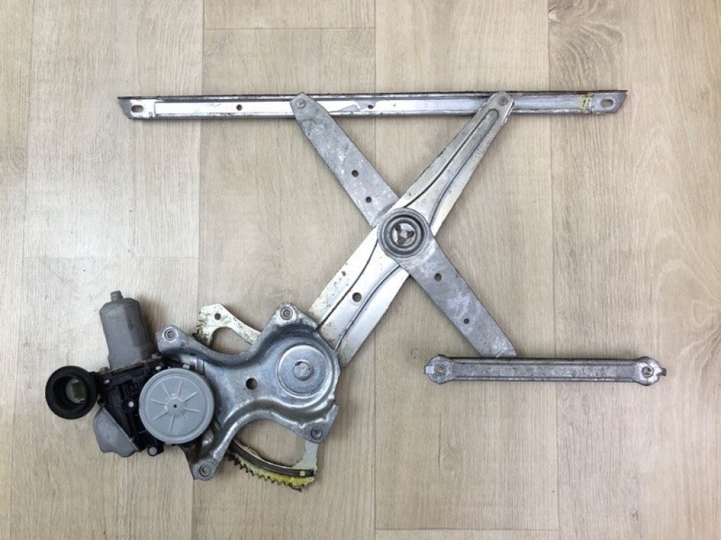 69801-0T010 | Стеклоподъемник задн. прав. TOYOTA VENZA 09-16