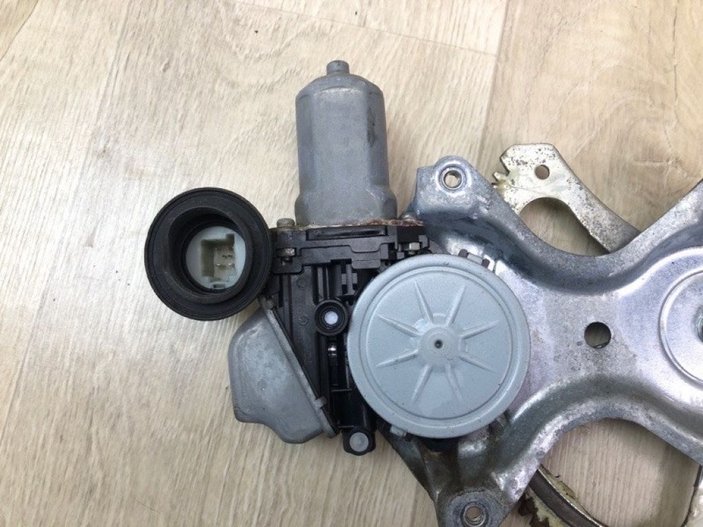 69801-0T010 | Стеклоподъемник задн. прав. TOYOTA VENZA 09-16 - Фото 3