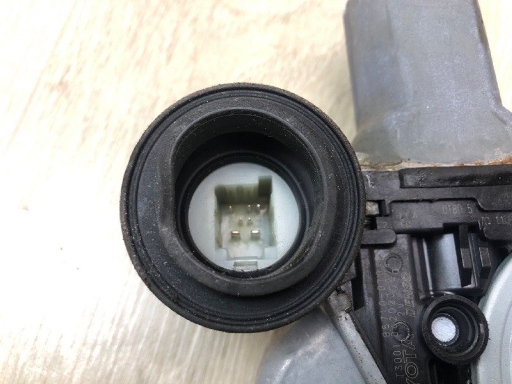 69801-0T010 | Стеклоподъемник задн. прав. TOYOTA VENZA 09-16 - Фото 4