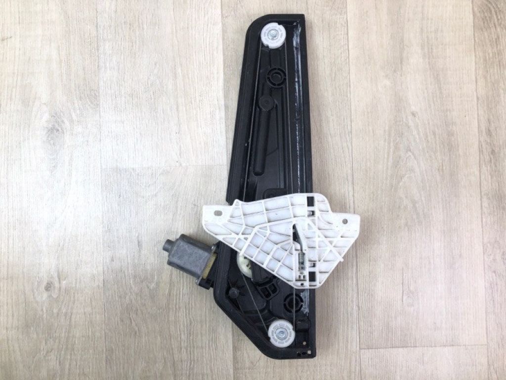 83402-2V000 | Склопідйомник задн. прав. HYUNDAI VELOSTER 11-18