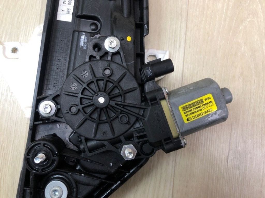 83402-2V000 | Склопідйомник задн. прав. HYUNDAI VELOSTER 11-18 - Фото 3