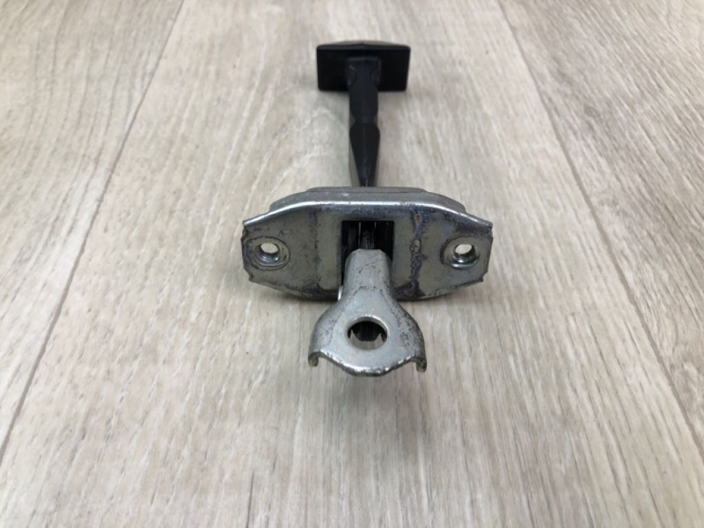 82430-9KK0A | Обмежувач дверей задн. прав. NISSAN VERSA B17 11-19 - Фото 4