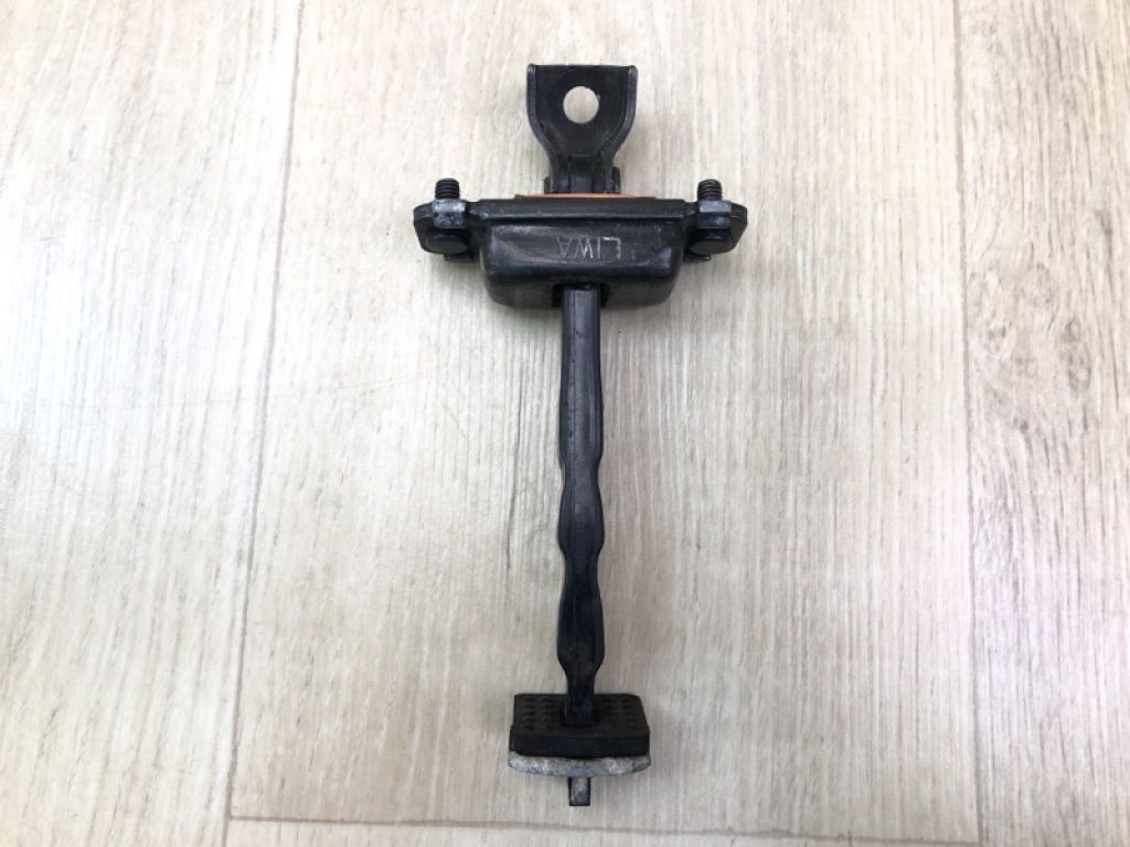 79490-F2000 | Ограничитель двери задн. прав. HYUNDAI ELANTRA AD 16-