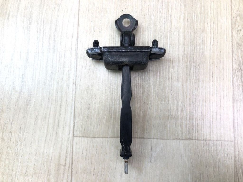 79490-A7000 | Обмежувач дверей задн. прав. KIA FORTE YD 12-