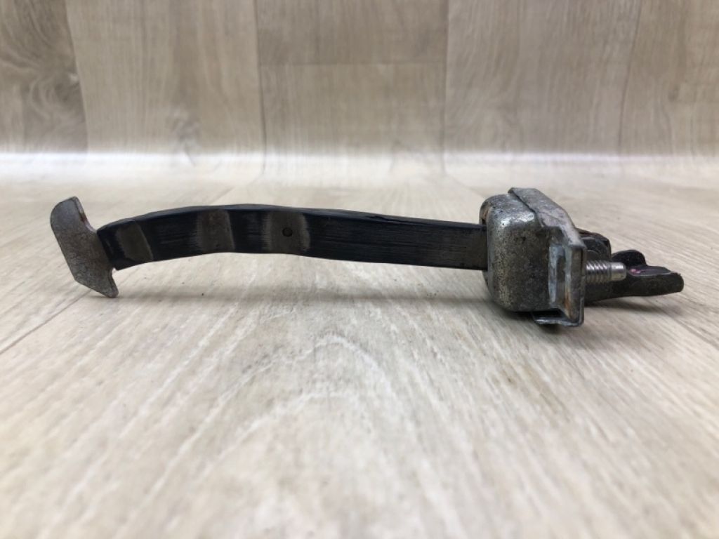 68630-0T010 | Ограничитель двери задн. прав. TOYOTA VENZA 09-16 - Фото 2