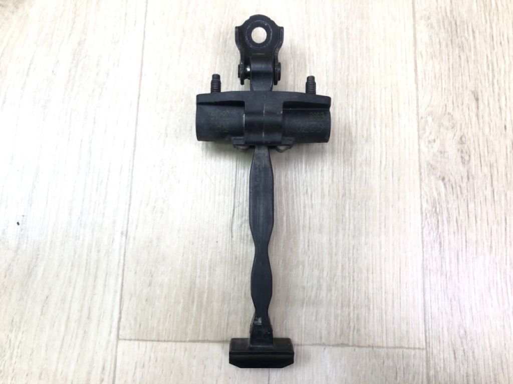 13456270 | Обмежувач дверей задн. прав. CHEVROLET CRUZE 15-