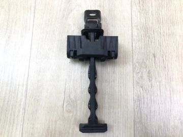 Обмежувач дверей задн. прав. VOLKSWAGEN JETTA USA 10-17