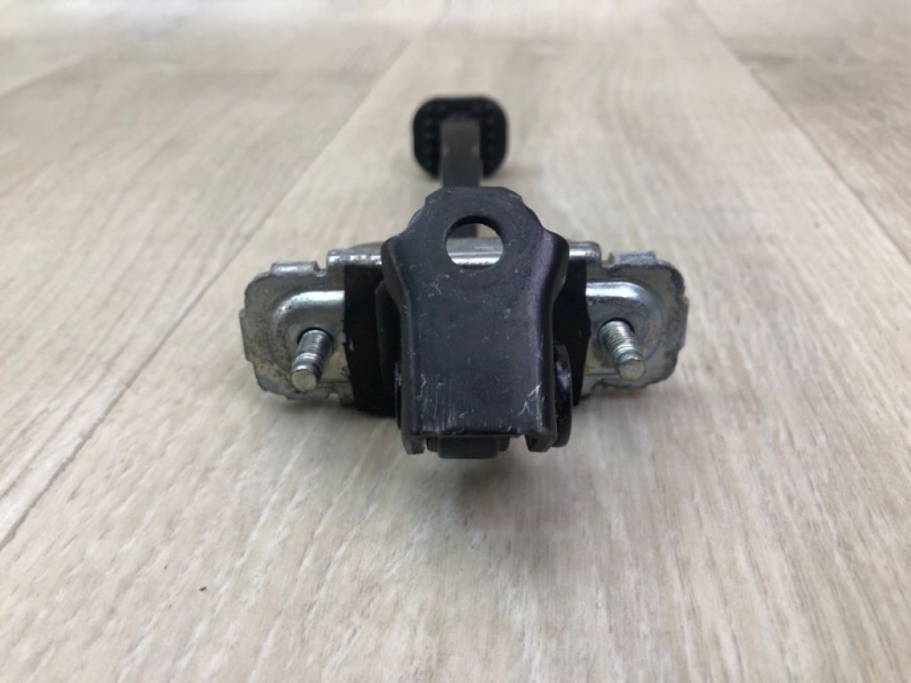 42467899 | Обмежувач дверей задн. прав. CHEVROLET SONIC 11-16 - Фото 3