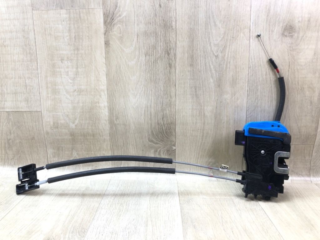 81320-2V000 | Замок двері передн. прав. HYUNDAI VELOSTER 11-18