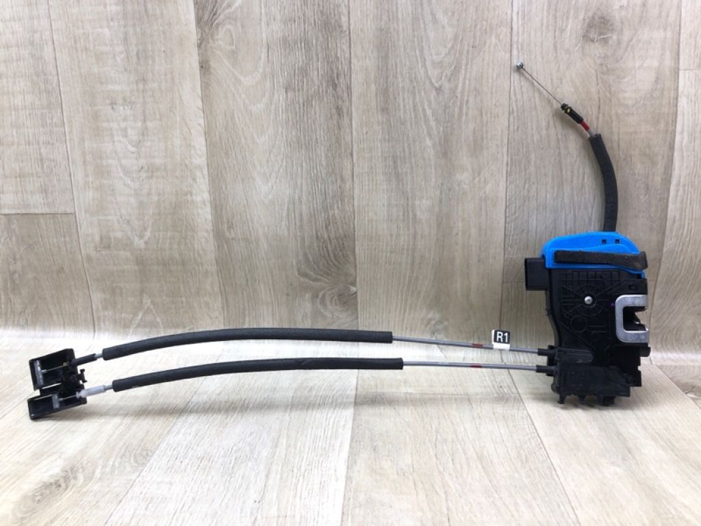 81320-2V010 | Замок двері передн. прав. HYUNDAI VELOSTER 11-18