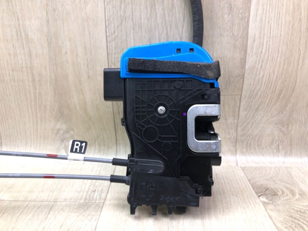 81320-2V010 | Замок двері передн. прав. HYUNDAI VELOSTER 11-18 - Фото 2