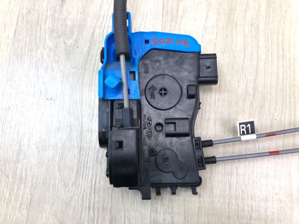 81320-2V010 | Замок двері передн. прав. HYUNDAI VELOSTER 11-18 - Фото 4