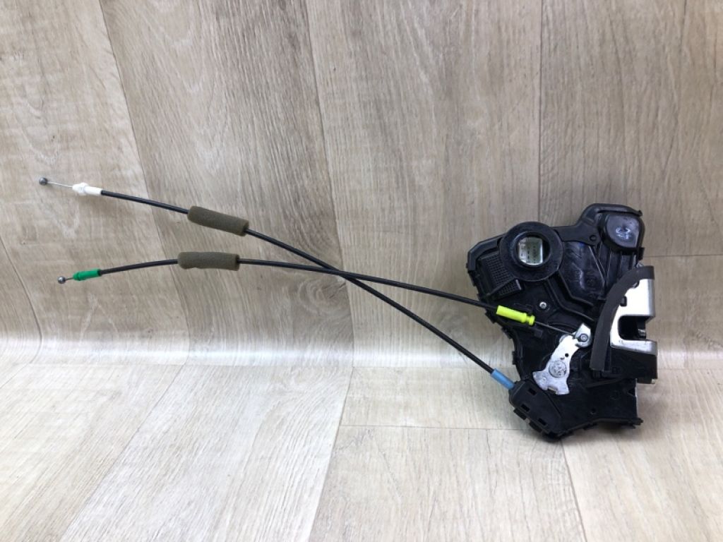 69030-0C050 | Замок двери передн. прав. TOYOTA VENZA 09-16