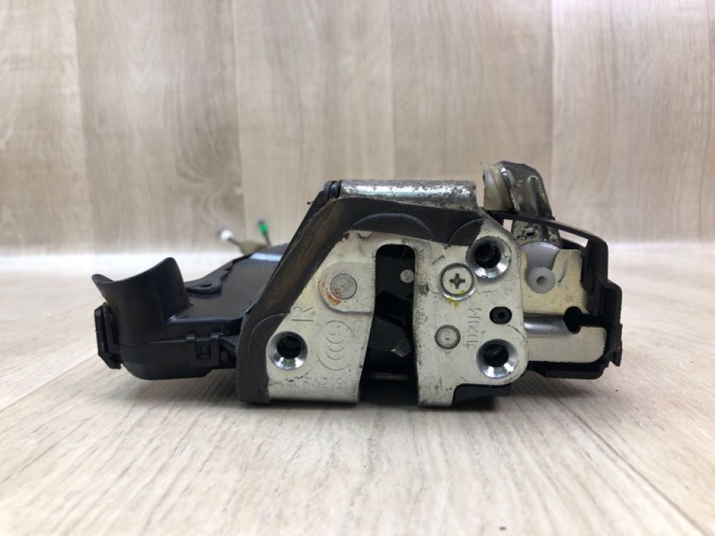 69030-0C050 | Замок двери передн. прав. TOYOTA VENZA 09-16 - Фото 3