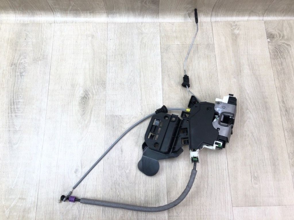 A 166 720 04 35 | Замок двері передн. прав. MERCEDES GL-CLASS X166 12-16