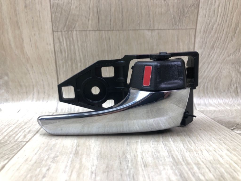 69205-0T010-C0 | Ручка дверей внутрішня передн. прав. TOYOTA VENZA 09-16