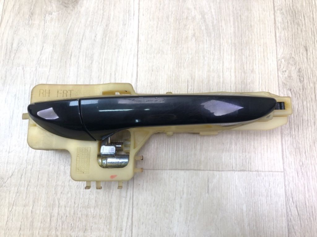 82661-2V000MZH | Ручка двері зовнішня передн. прав. HYUNDAI VELOSTER 11-18